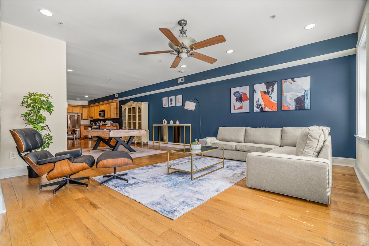 Modern & Lavish 2BR Apt in Philly