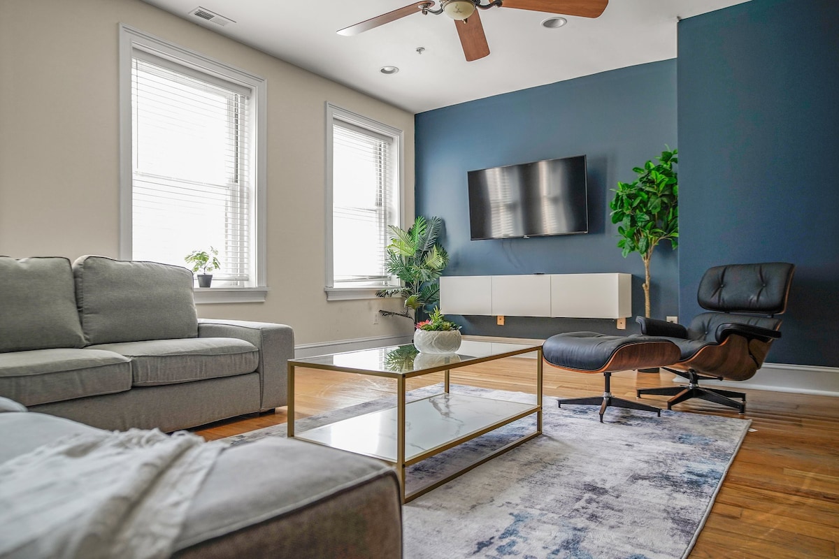 Modern & Lavish 2BR Apt in Philly