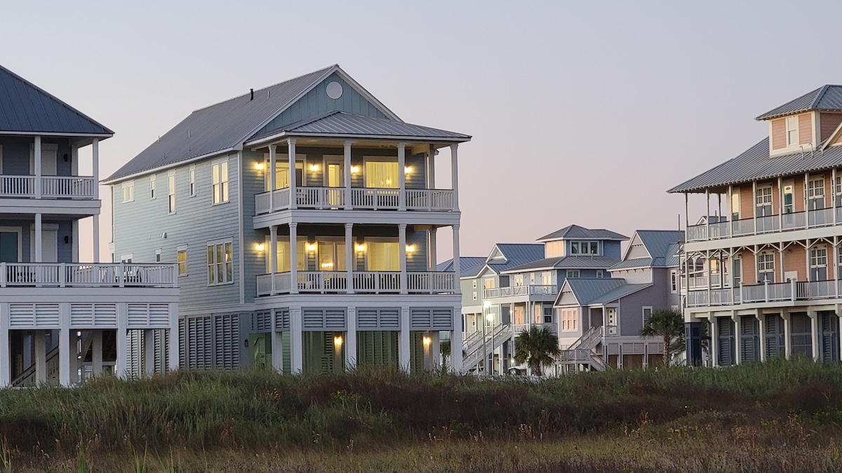 The ONE! Beachfront Hot Tub Luxury Brand new house