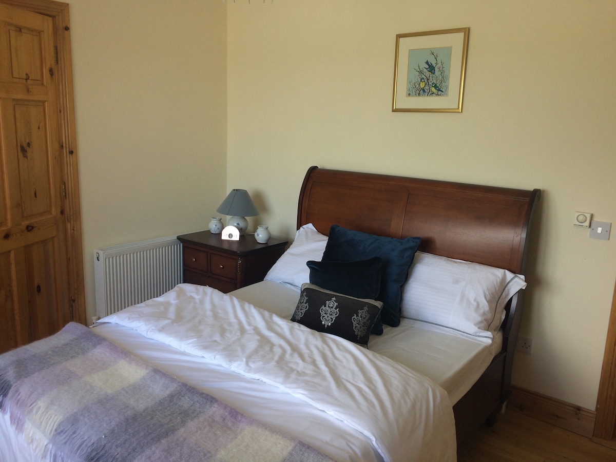 Double bedroom in Garryvoe