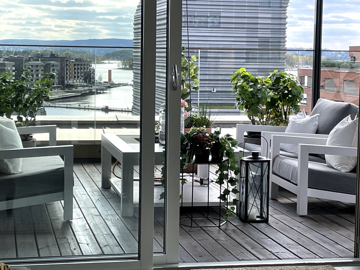 Luksus penthouse med jacuzzi (new on airbnb)