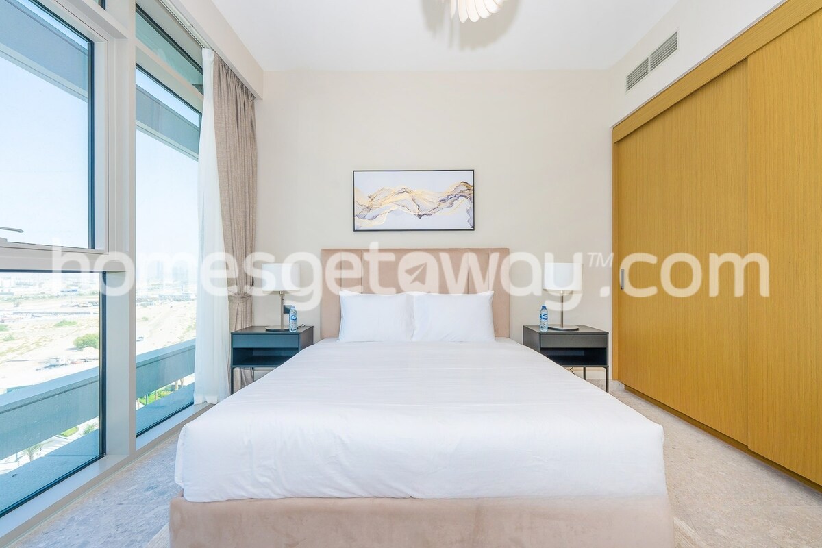 Homes Getaway -1BR in Golf Suites, Dubai Hills