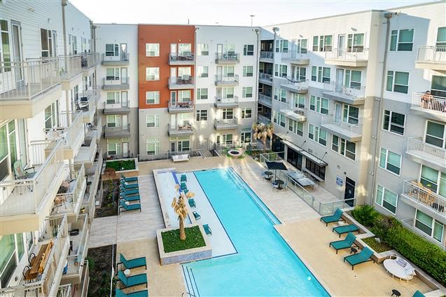 Plano and Richardson KING bed | Free parking | W/D