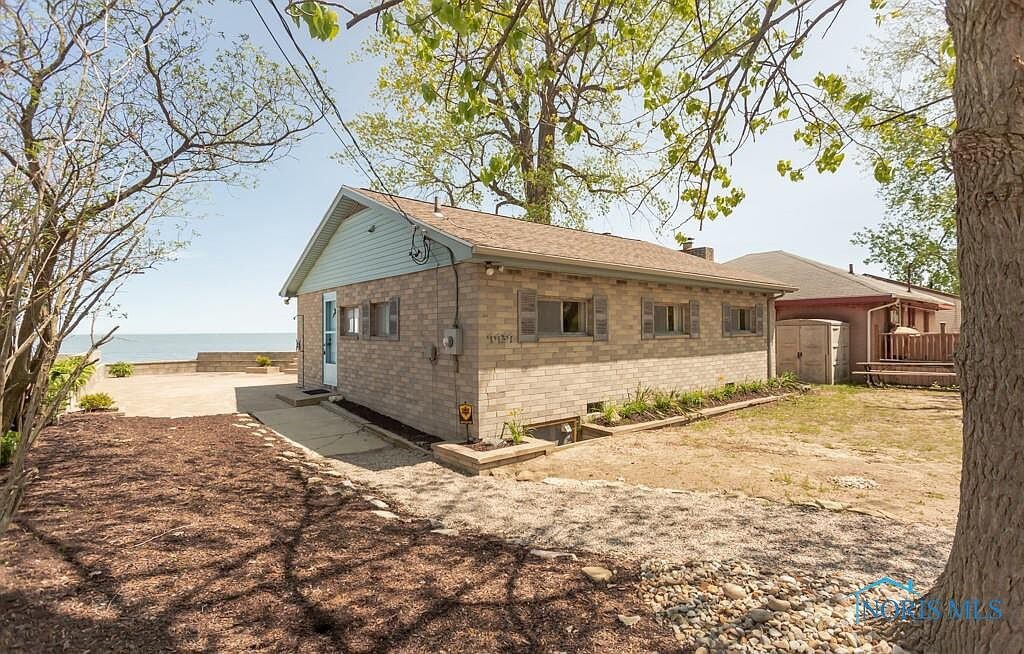 Lake Erie Beachfront Cottage