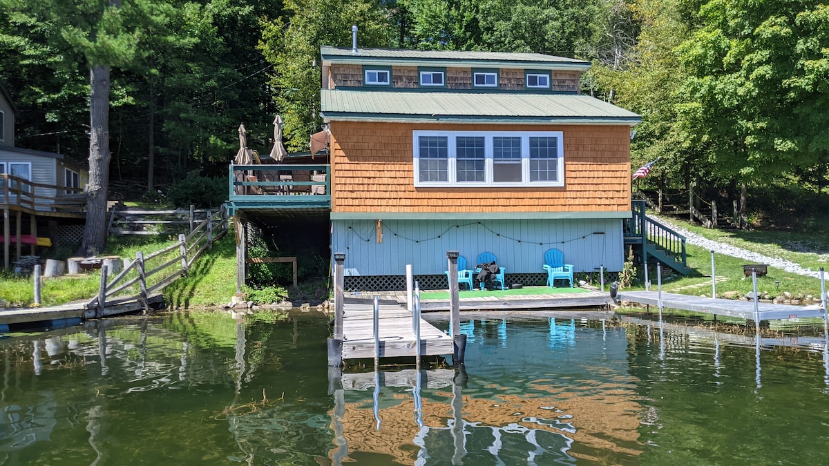 Lakefront Retreat on Tranquil Lake Hortonia, VT