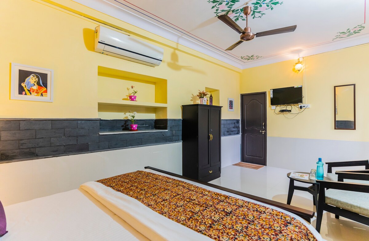 Private Room at Kalyan Villa