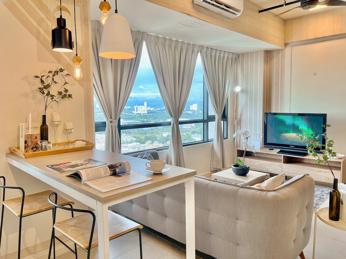 Chic Living Space in Cyberjaya | Netflix Wi-Fi
