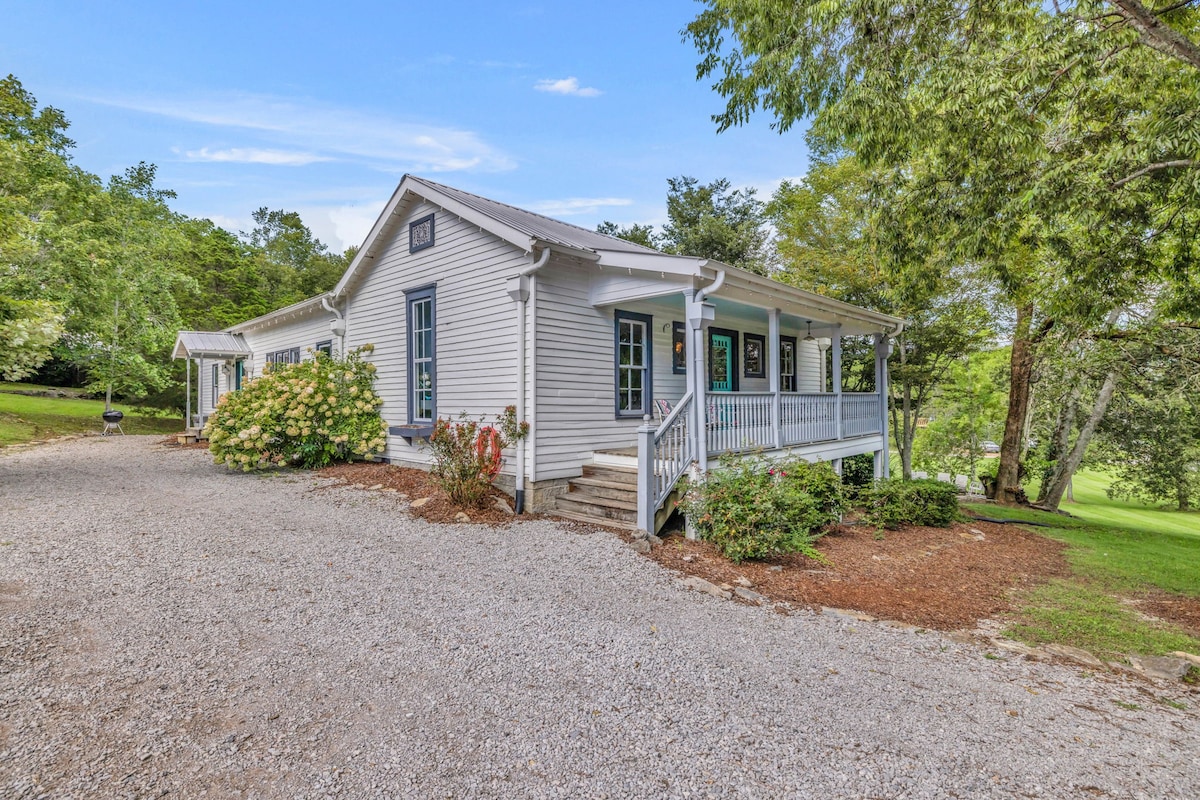 Historic & Spacious Leiper's Fork Inn