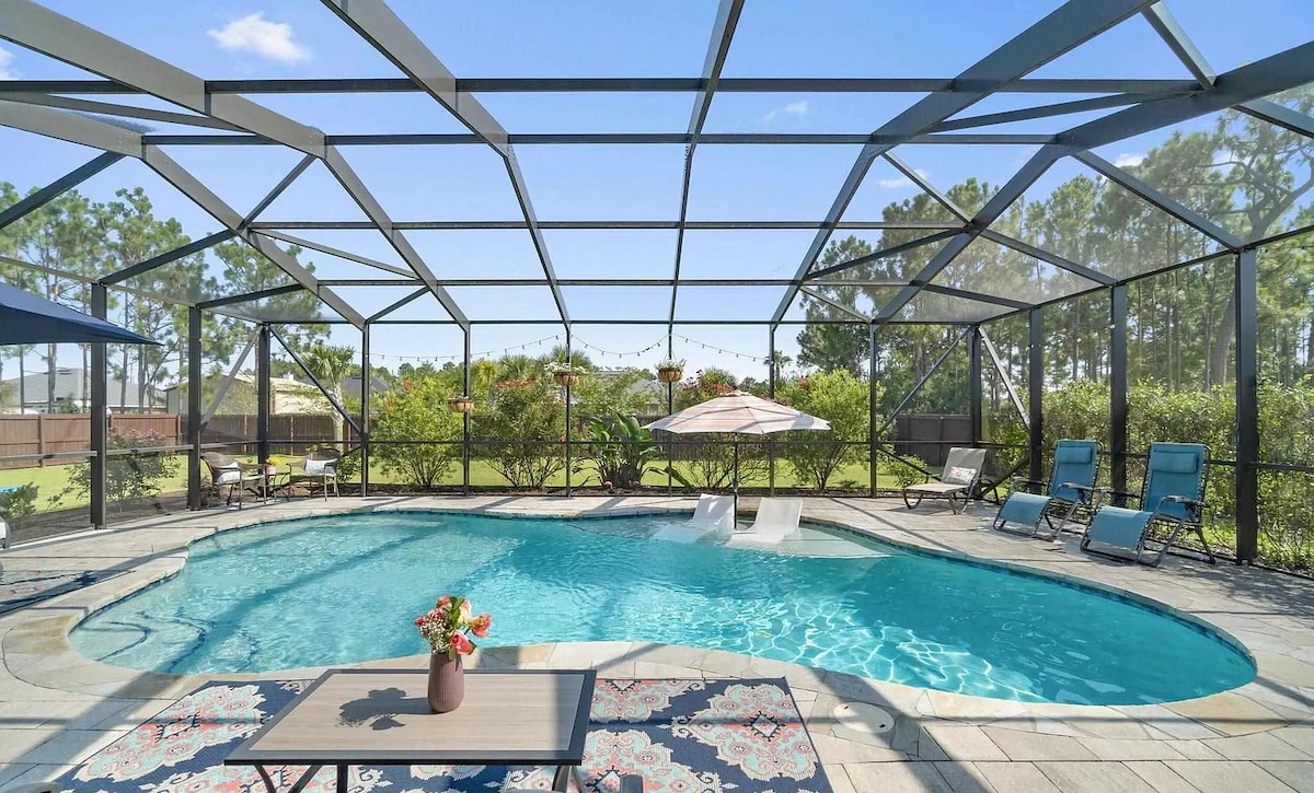 Tranquil Tide Poolside Villa 5 miles from Beach!