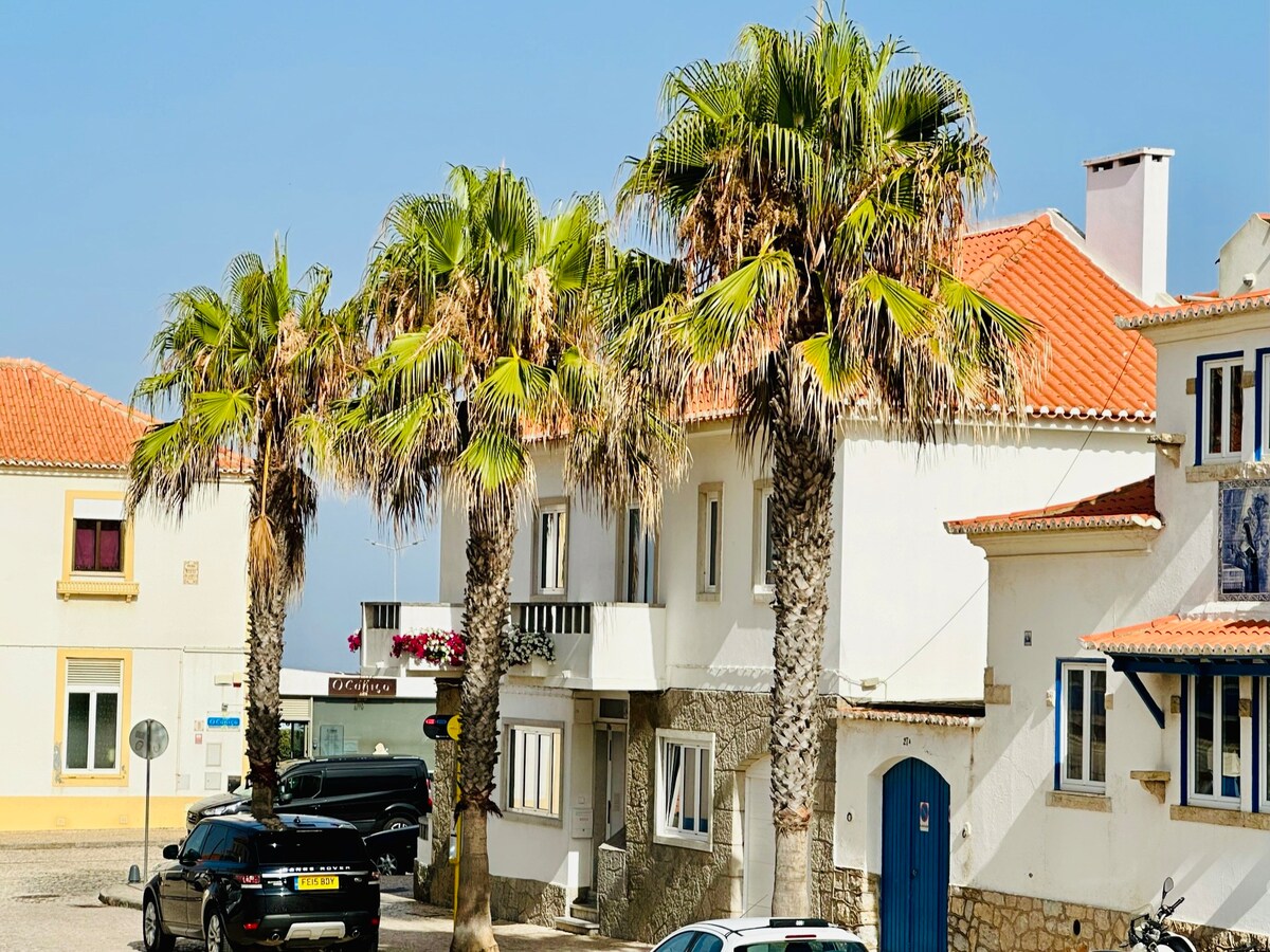 Ocean view luxury house in central Ericeira