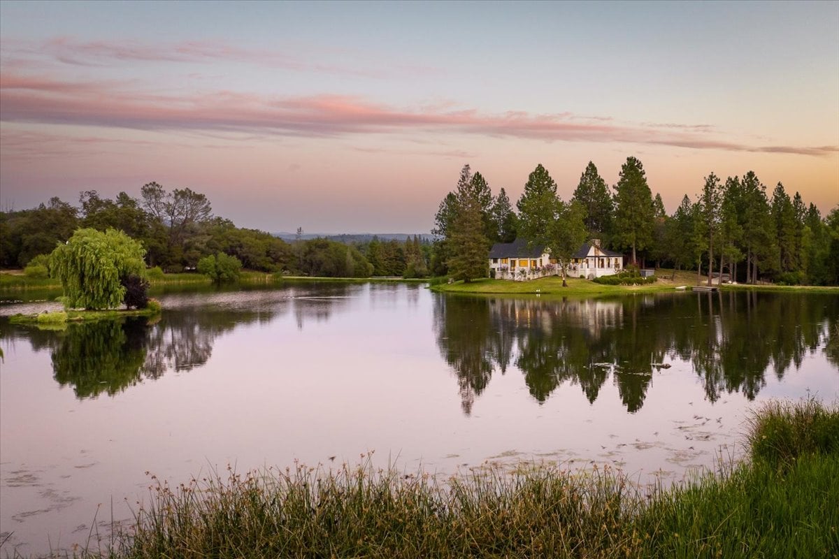 Luxury Lakefront Estate