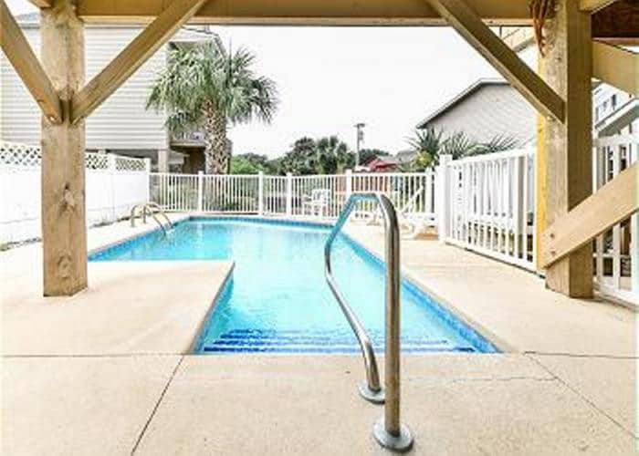 Pumphouse Across From Beach Acc 6 Bed & Bath POOL