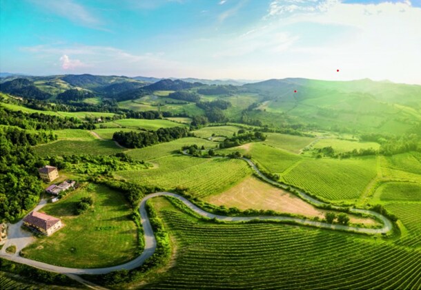 Eleganza, tra borgo e vigneti