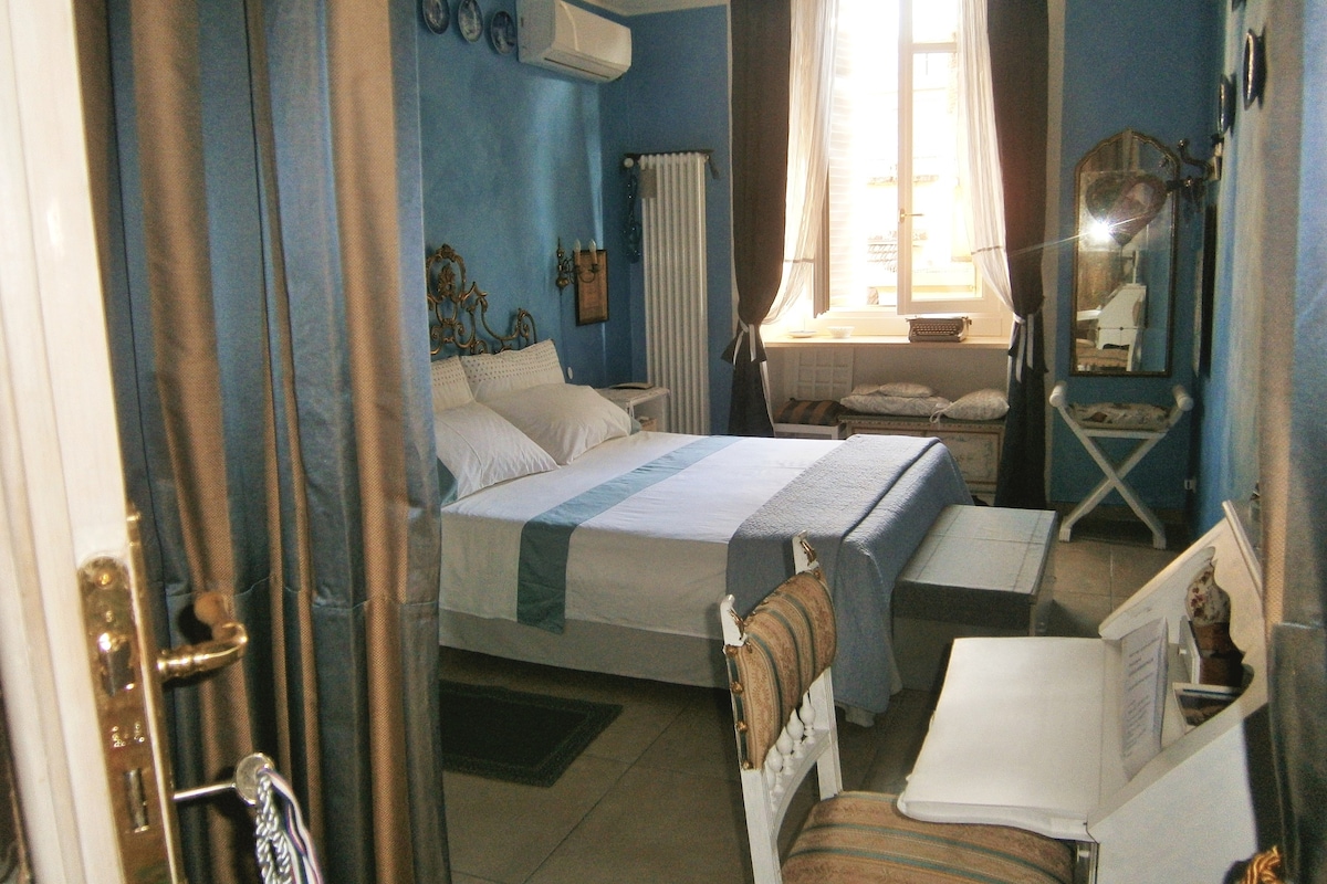 B&B le7 porte- Camera blu