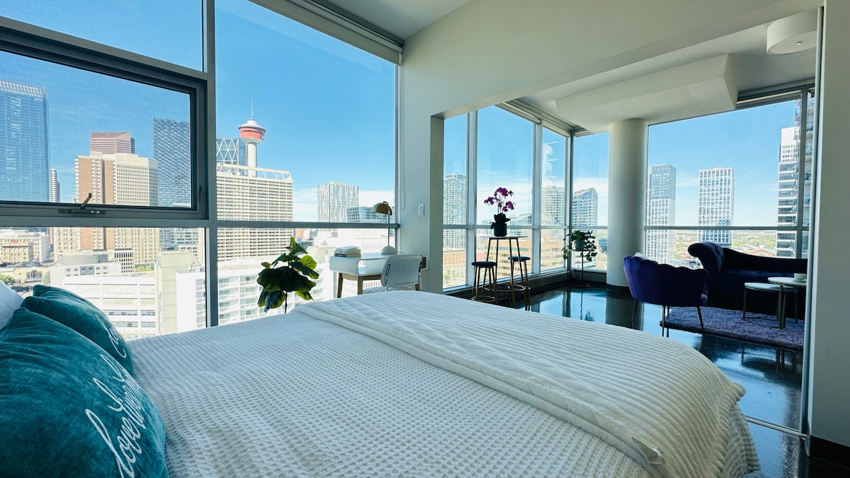 Panorama, Luxury Calgary Tower view-2 beds 1 bath