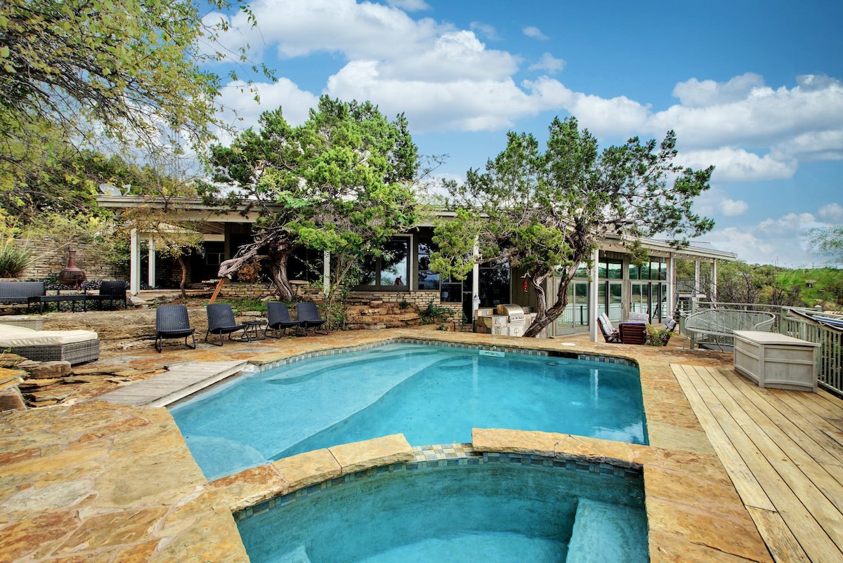 Unique & Amazing on Lake Buchanan Pool & Hot tub