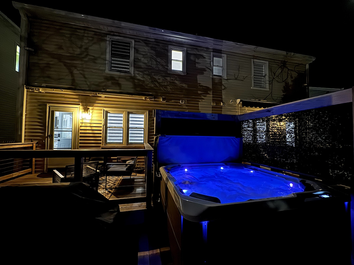 Cove Park Sunsets |Hot Tub, Fire Pit & BBQ