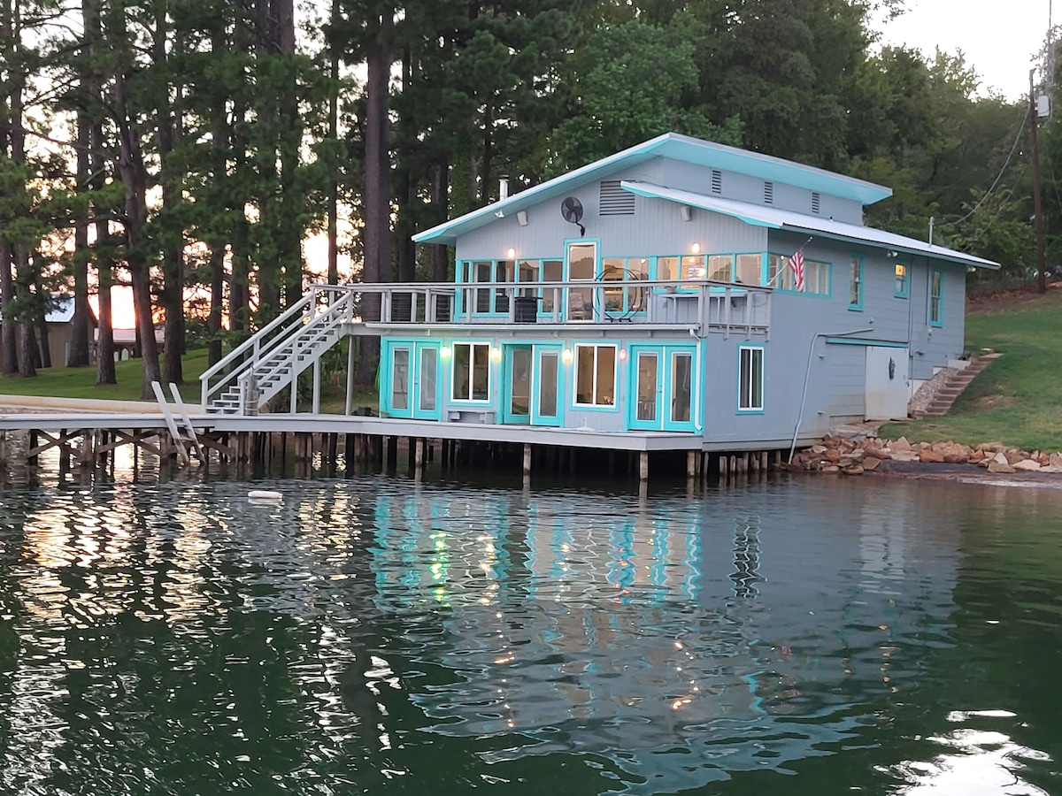 Lake House Cottage