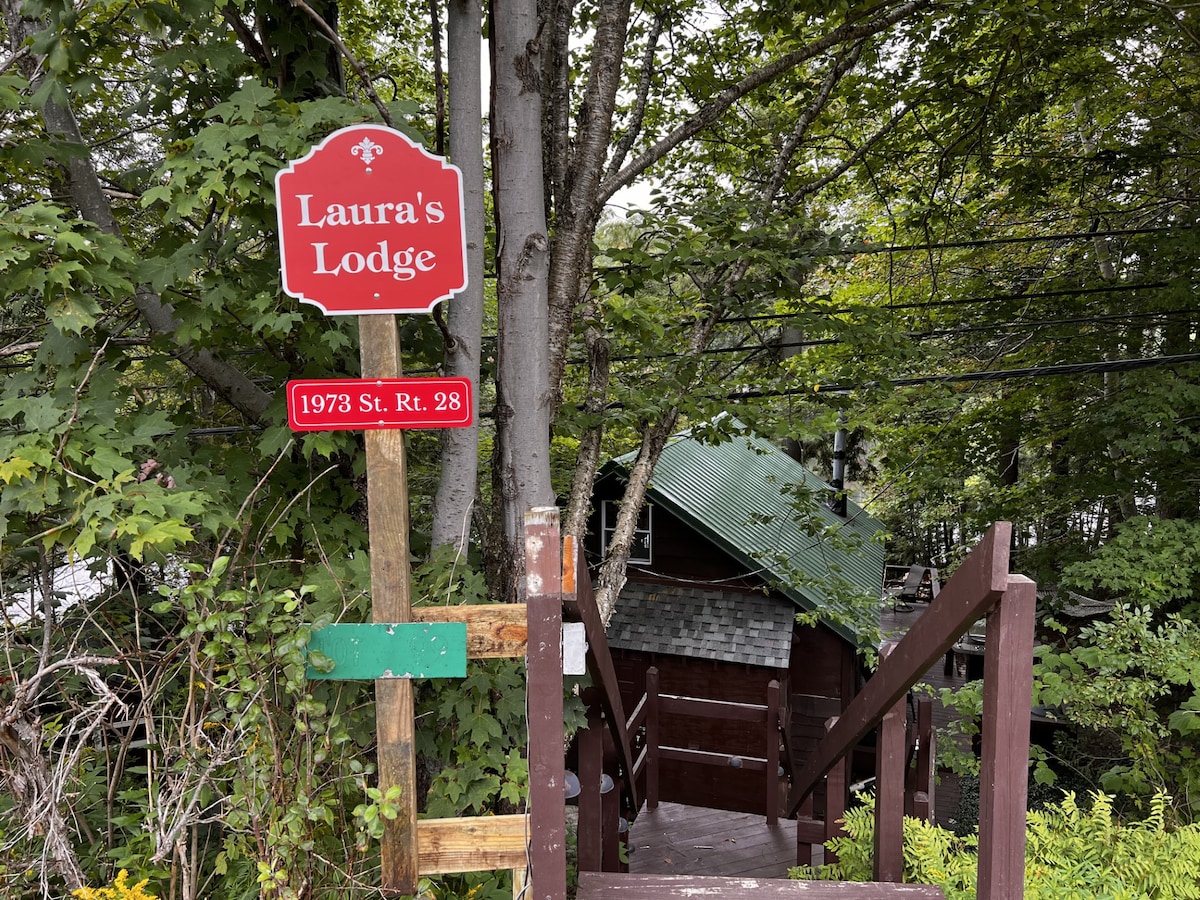 Laura’s Lodge