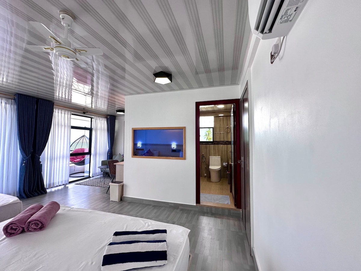 Fulidhoo Deluxe Triple Room with Sea View