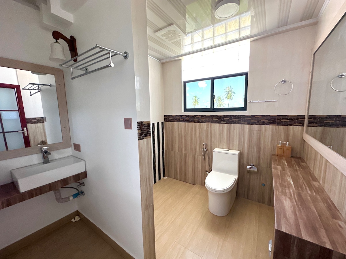 Fulidhoo Superior Triple Room Sea View