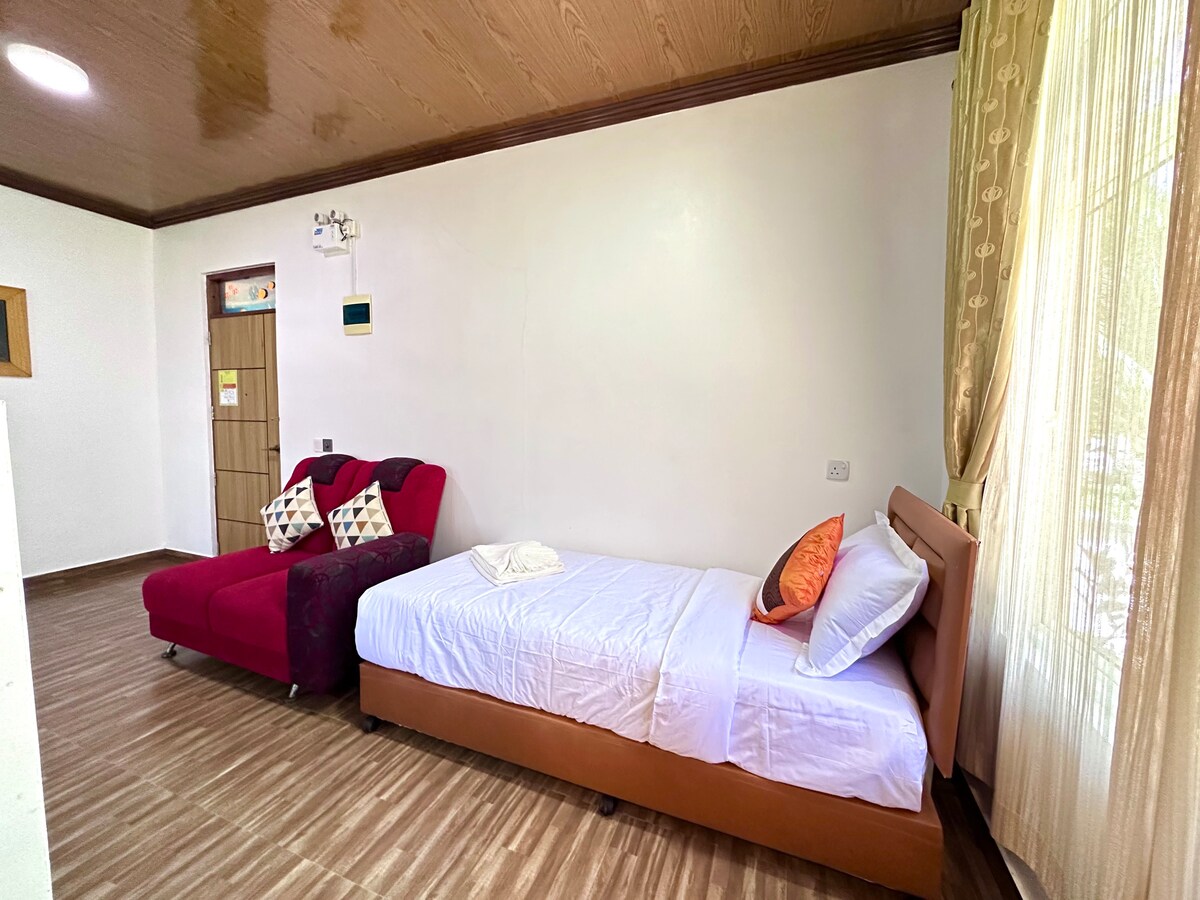 Fulidhoo Standard Double Room