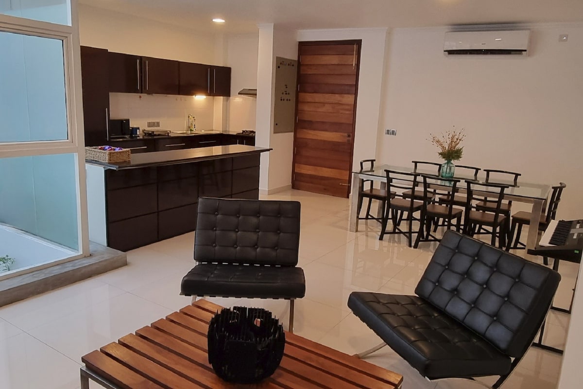 Luxury Apartment located in Havelock road