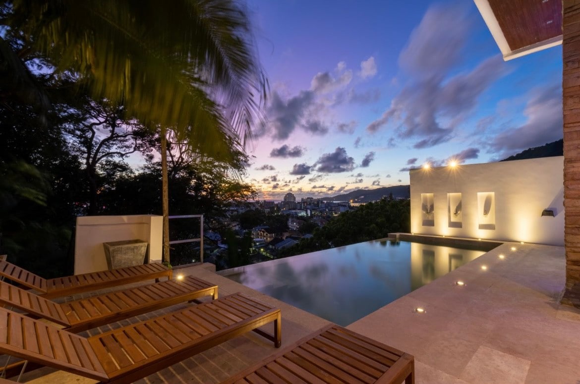 芭东海景4卧别墅，可住10人，私人泳池，私人桑拿房，俯瞰芭东，绝美落日。