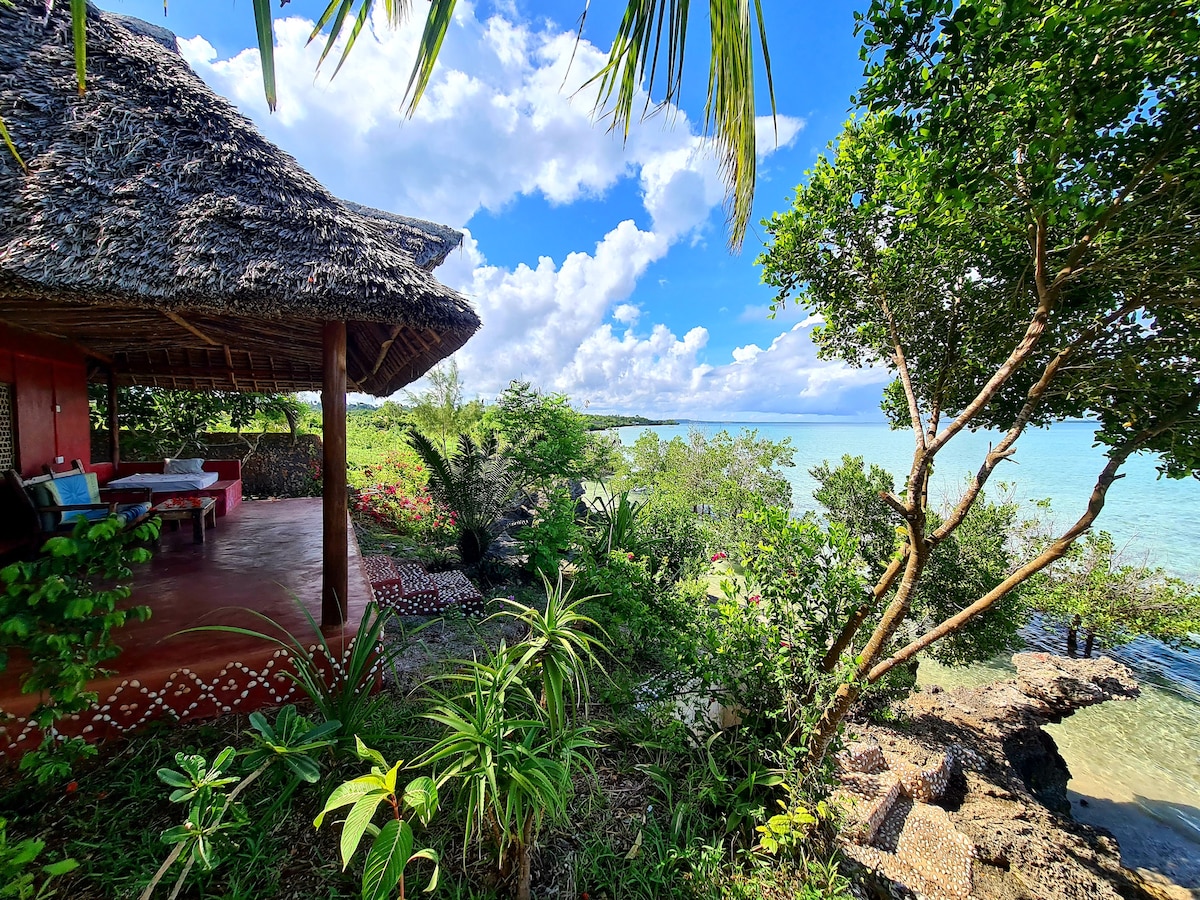 Ocean Front Bungalow, Kidoti Wild Garden