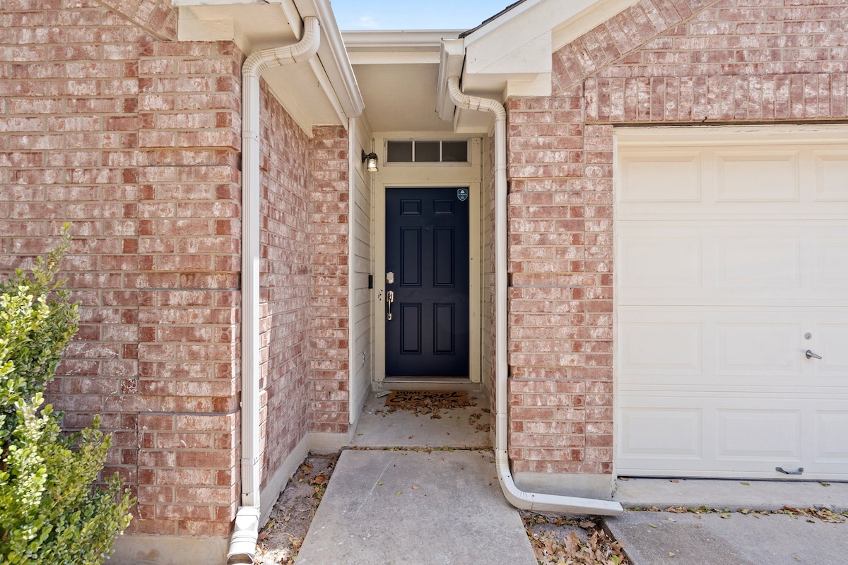 Bright and spacious 3B home in Round Rock