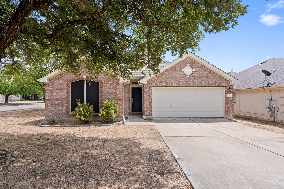 Bright and spacious 3B home in Round Rock