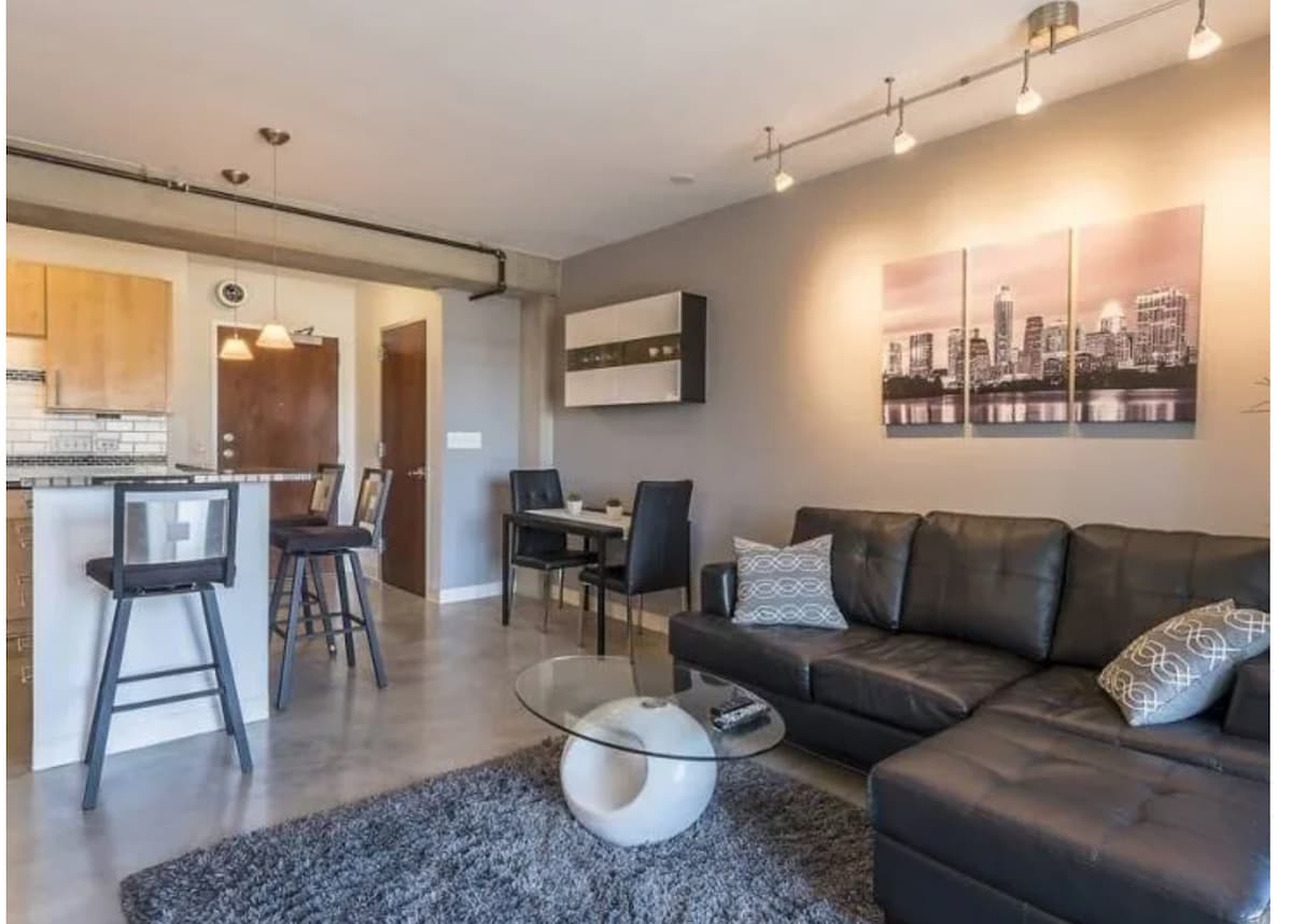 Amazing 1bd 1ba condo in Downtown Austin.