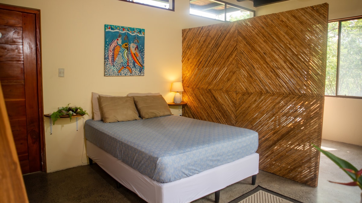 Four Trees Jungle Lodge - Guanabana Room