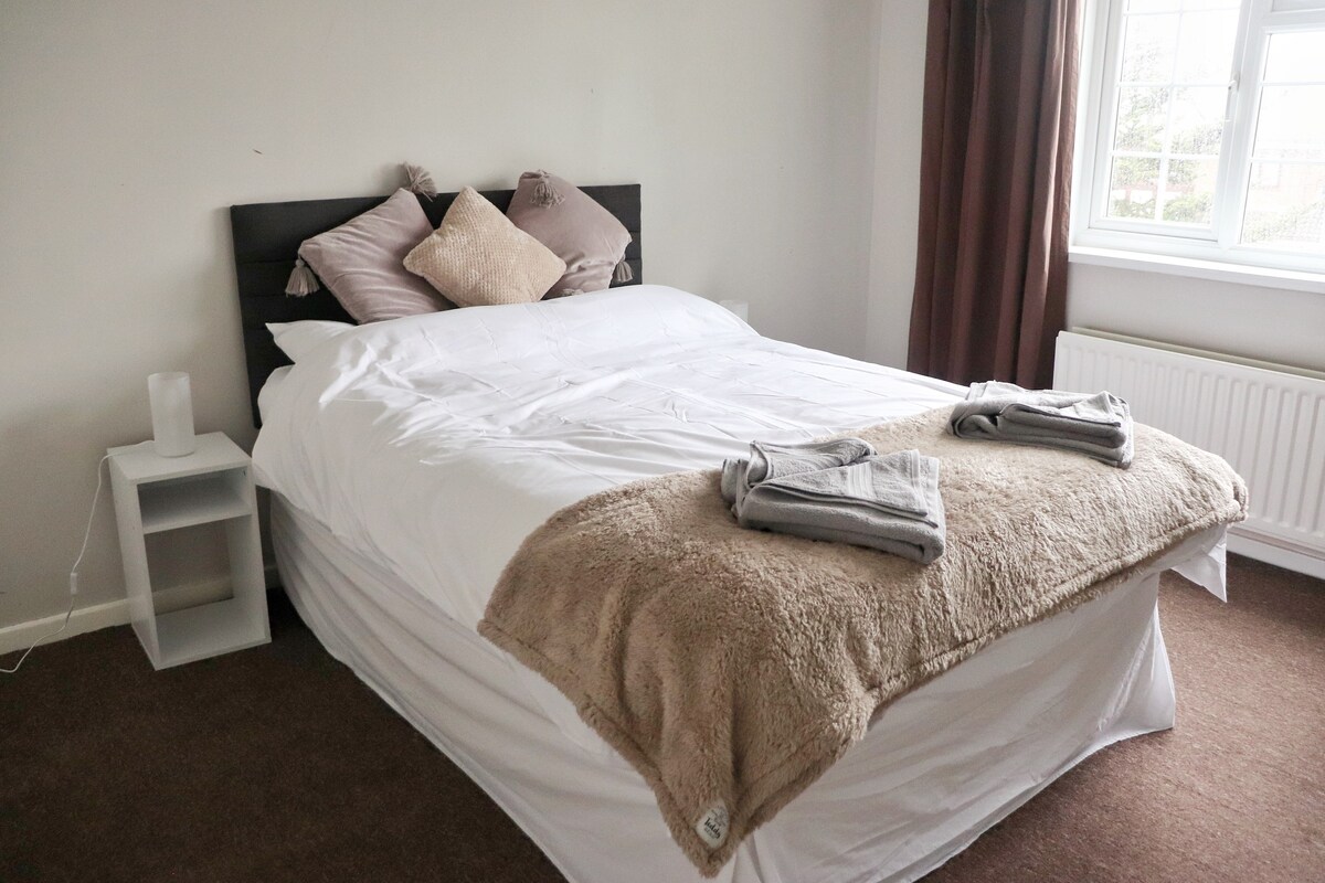 The Rock - Telford Town Centre - 4 Double Beds