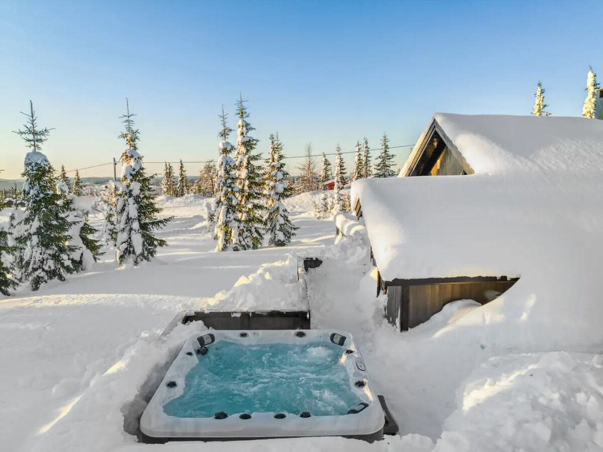 Great family cabin with jacuzzi