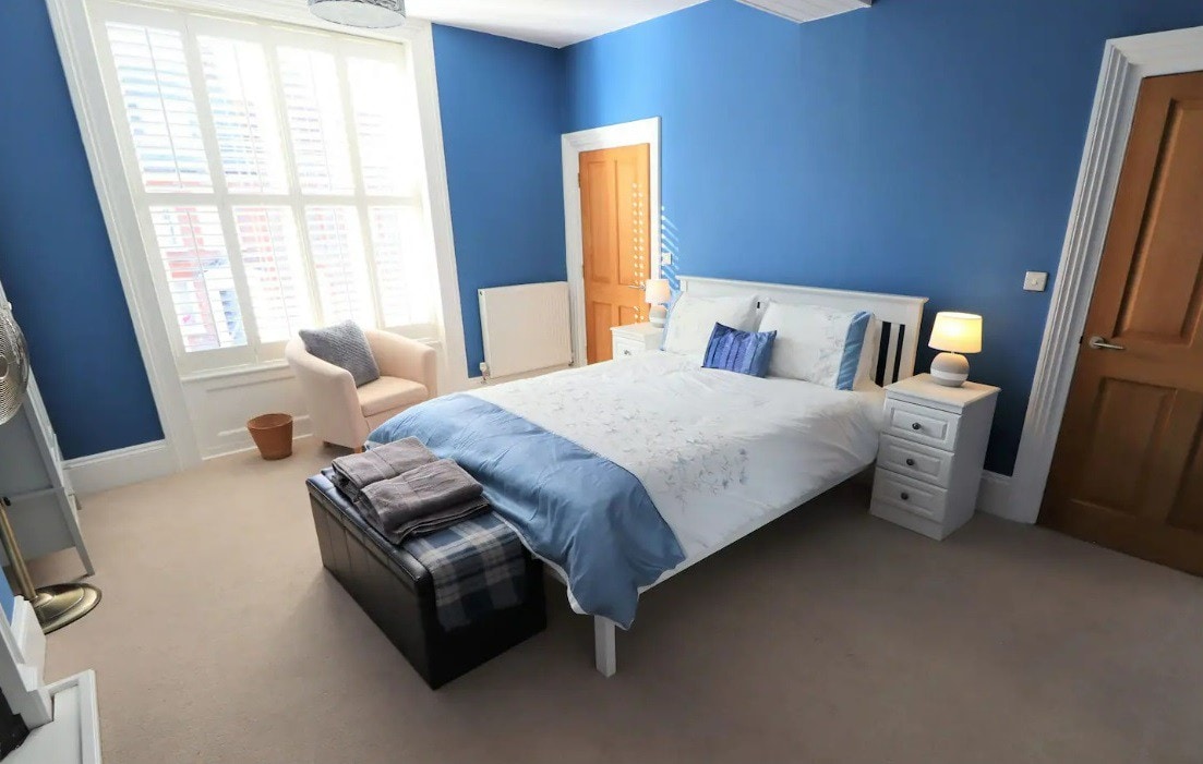 Quay Town House - 5 bedrooms - sleeps 10