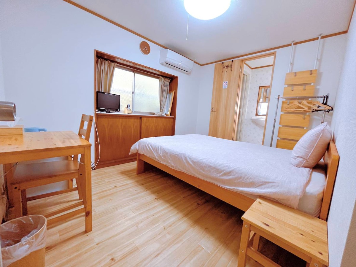 Shinjuku Downtown Wood Style Suite