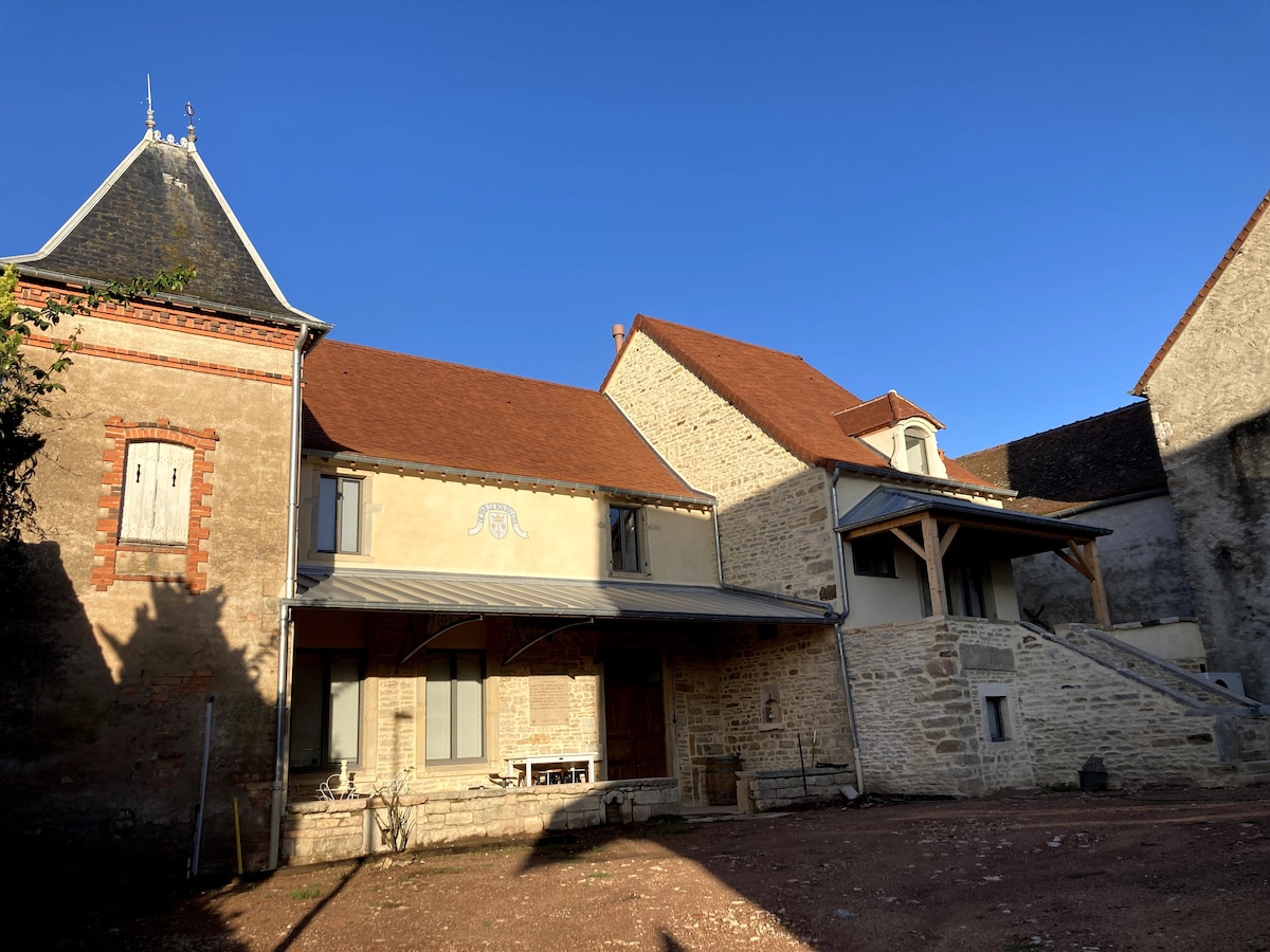 Maison de charme 20 couchages en Bourgogne piscine