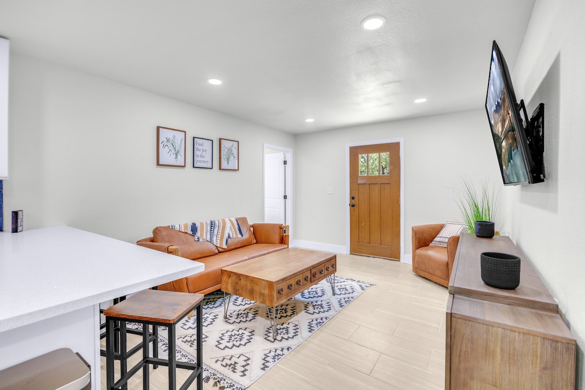 Modern Remodeled fourplex Home lower level