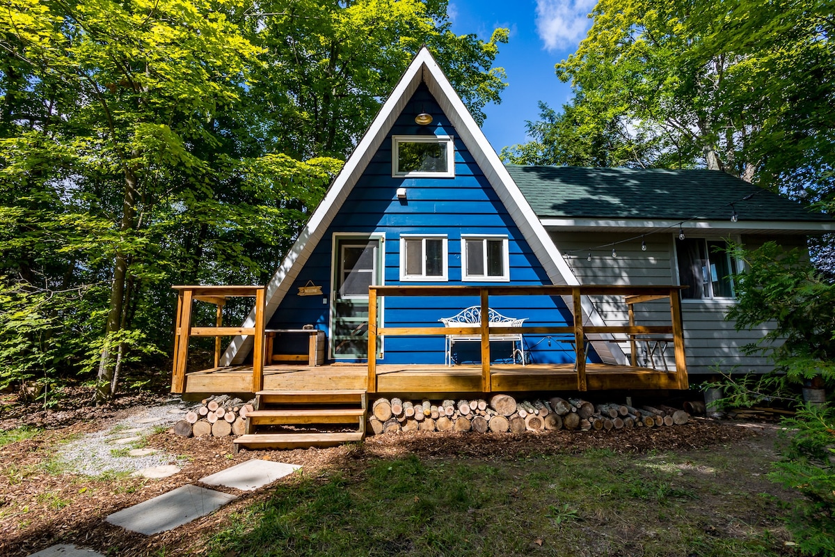 A-frame Cottage Lakeside, Charleston lake