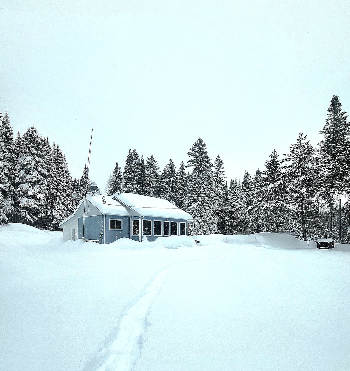 The Peak of Perfection - Snowmobilers Paradise