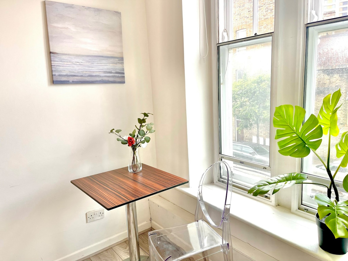 2BR Flat in Archway Station