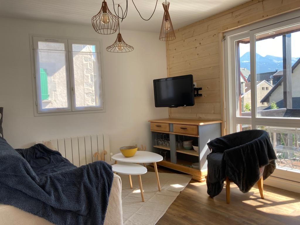 Le Cosy des Lilas centre village