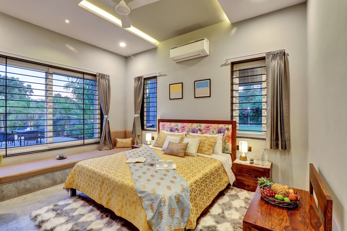 Luxurious 2BHK Villa with Pvt Pool+Caretaker