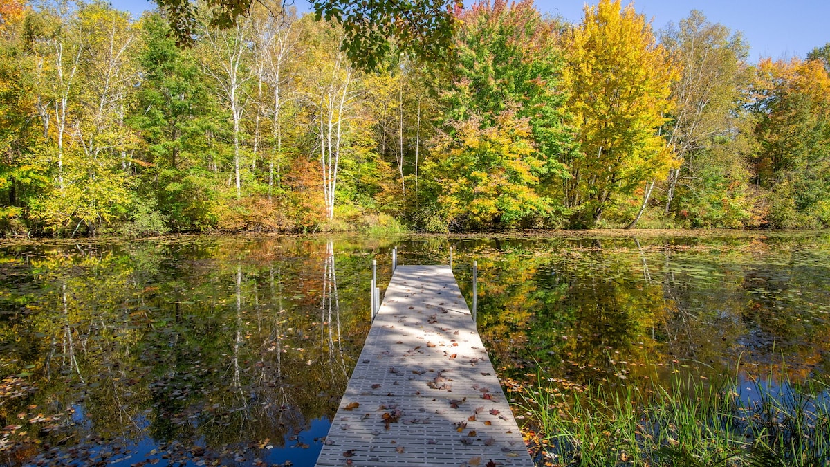 Hidden Haven on Lake Holcombe