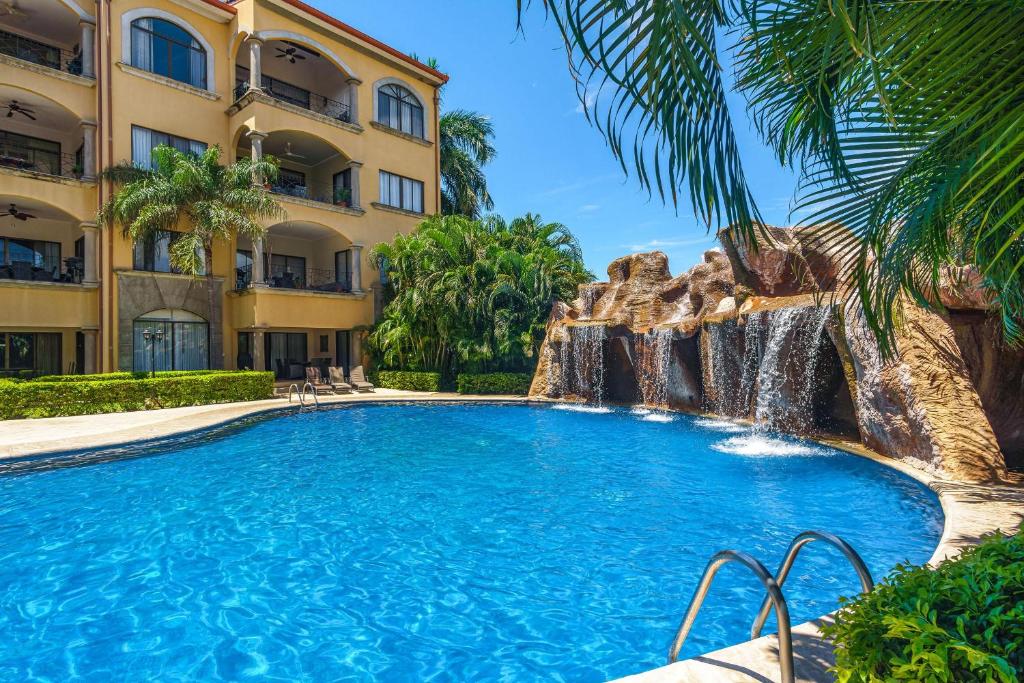 *Beautiful 3 Bedroom Beachfront Condo Tamarindo*