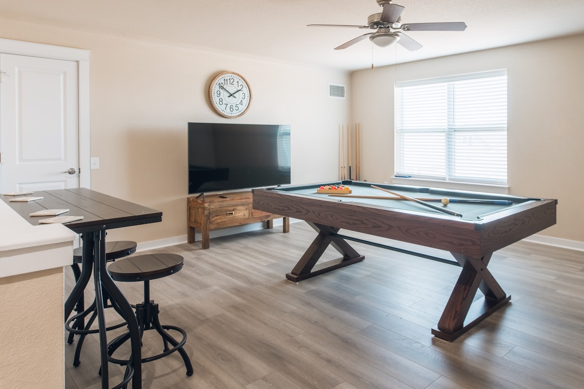 Spacious Home Near Downtown-Pool Table!$0 Cleaning