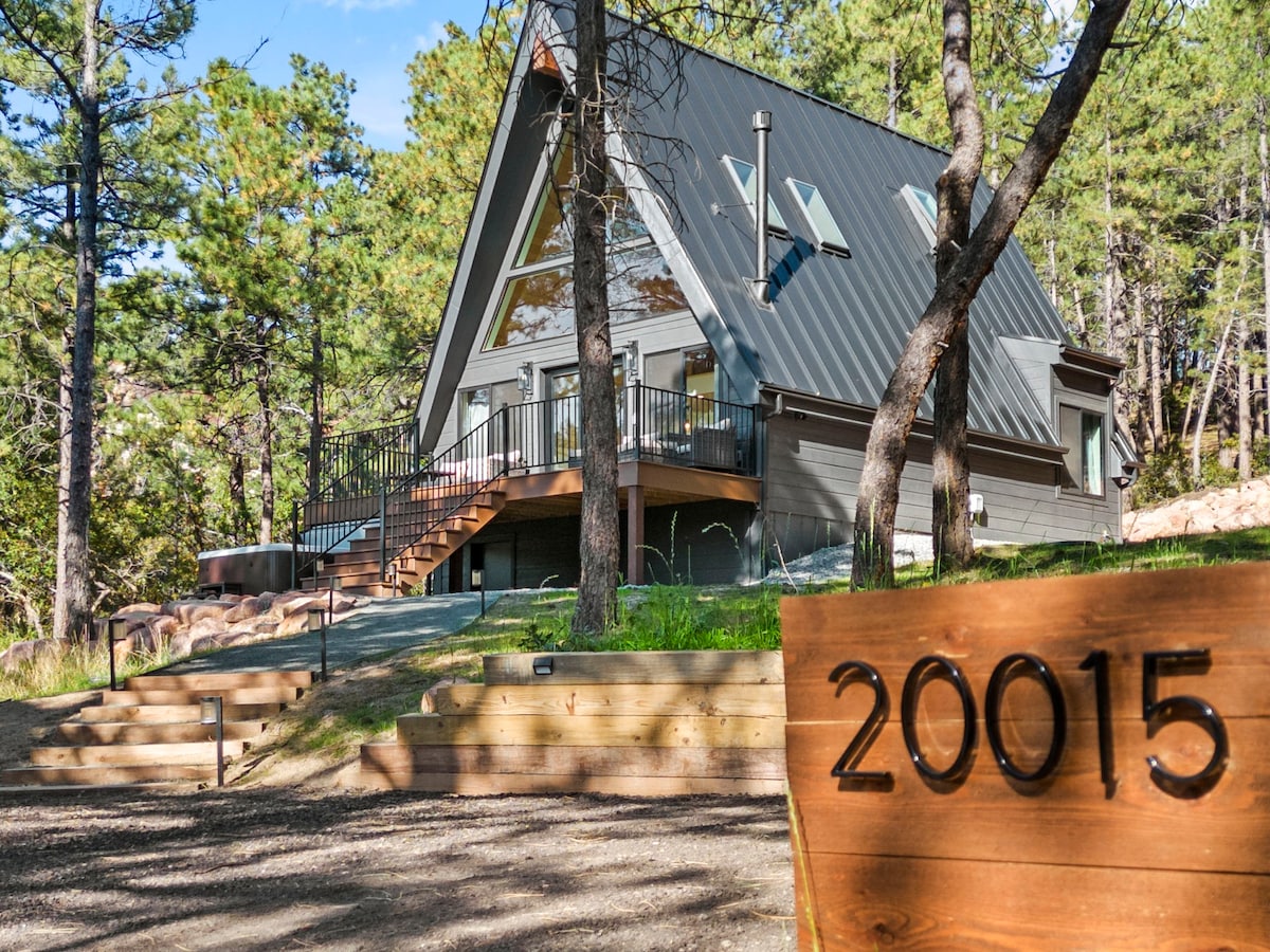 Cozy A-Frame Hideaway "Hot Tub"