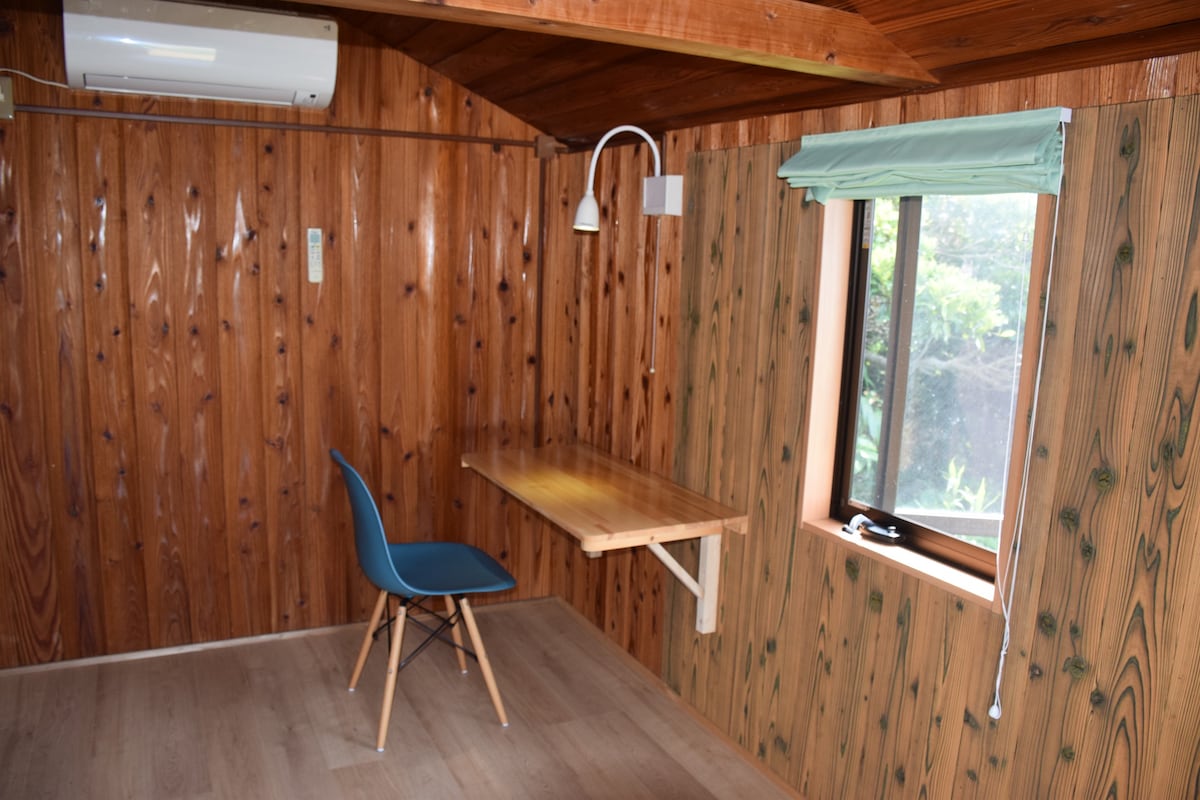 Work-Space/Bungalow 1/Free-Wifi/4ppl