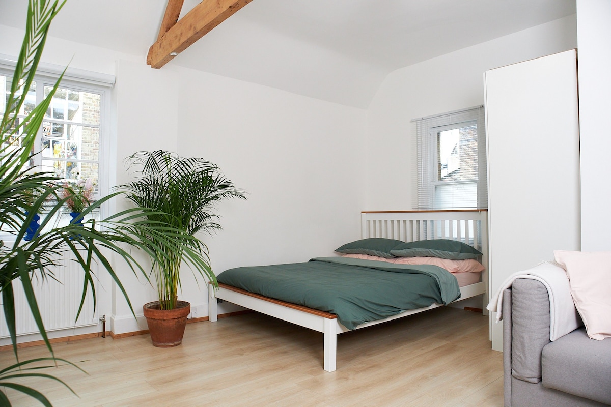 Spare BnB : Self Contained Studio